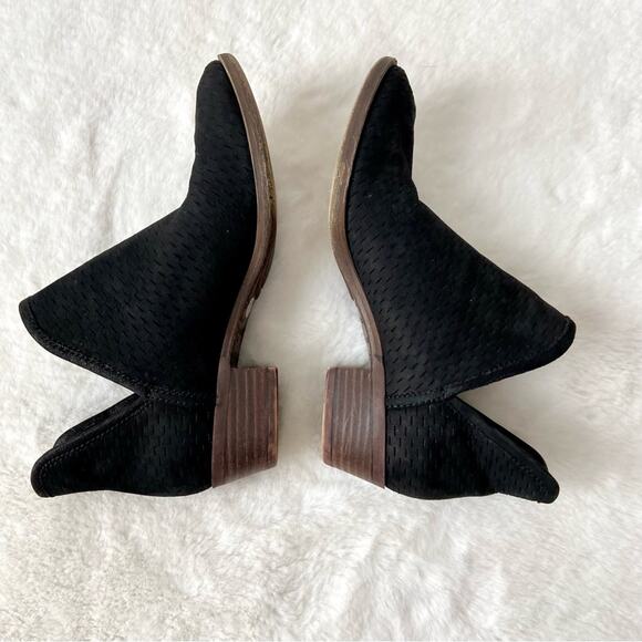 Lucky Brand Perforated Black Leather Booties Size 5.5 - Picture 4 of 7